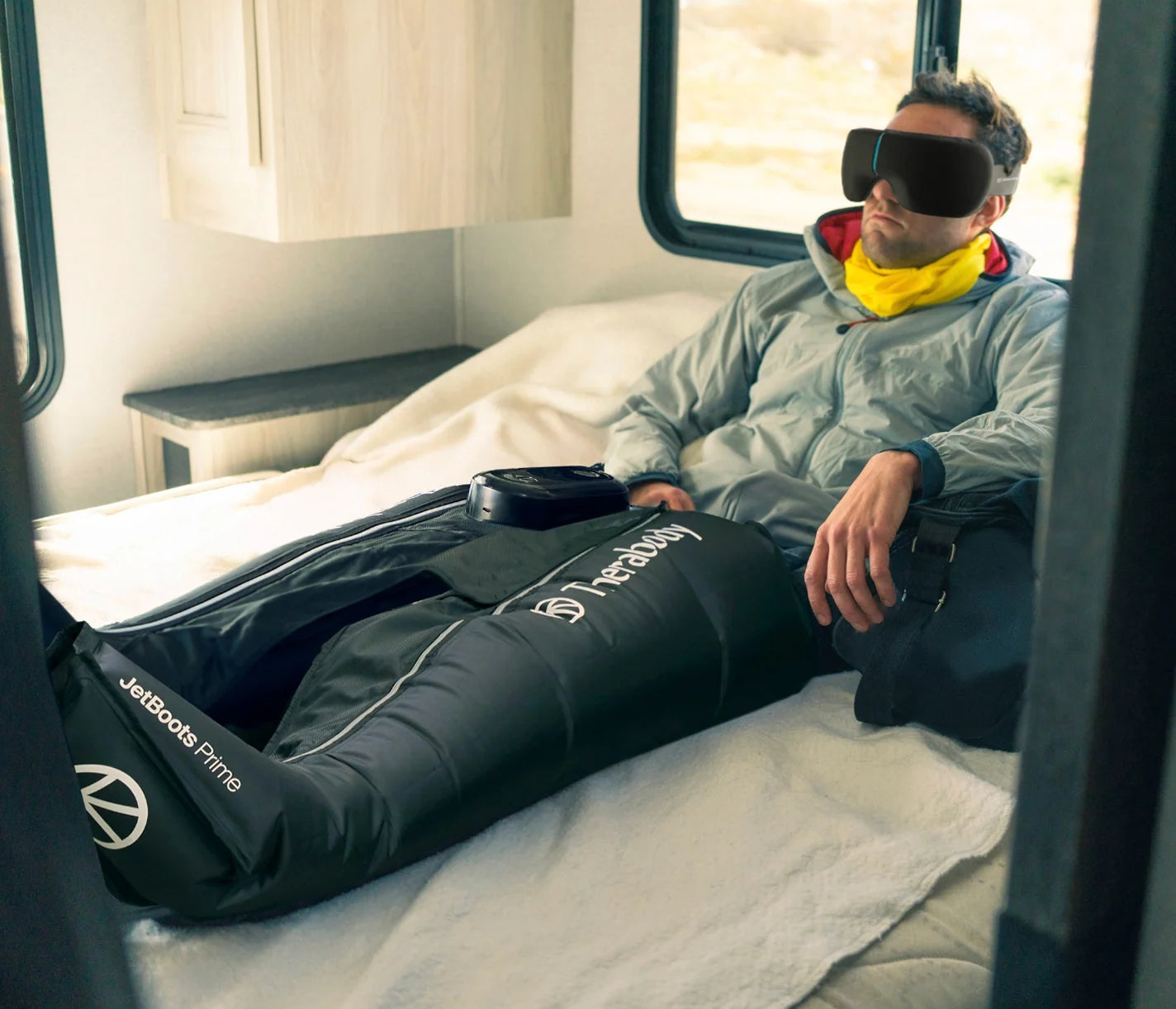 JetBoots Prime | Portable Wireless Compression Boots | Therabody 